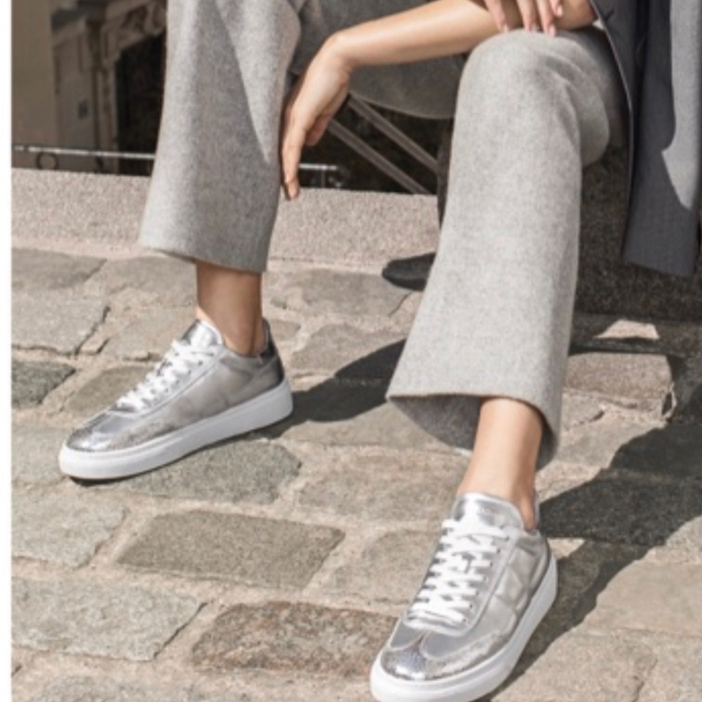 Salvatore Ferragamo Leather Trainers Silver Size 9
